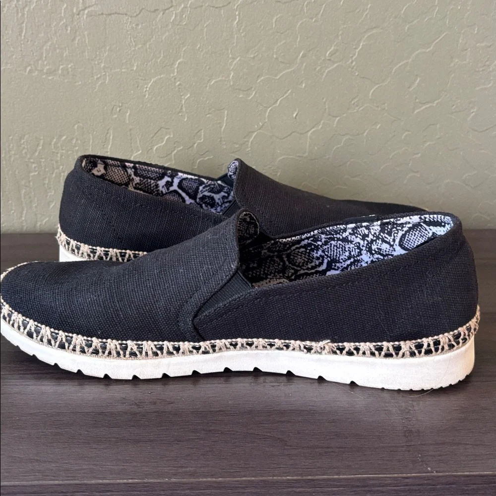 BOBS by Skechers Bobs Black Flexpadrille Flat Loafer‎ Twin Gore Slip On Size 9.5